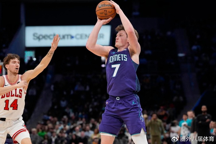 半岛体育官网-最佳新秀之争白热化：克努佩尔VS弗拉格，黄蜂新星凭高效表现领跑|NBA|达拉斯独行侠队|康-克努佩尔|夏洛特黄蜂队|费城76人队_新浪体育_新浪新闻