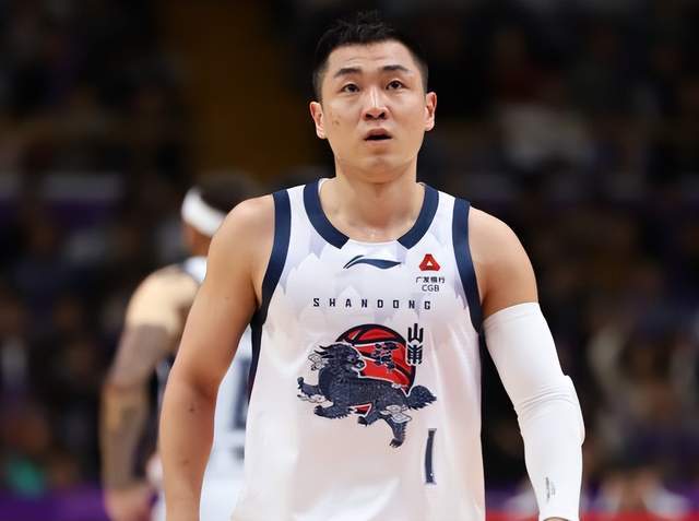 半岛体育-山东男篮不敌广州：外援短板明显、威金顿打脸邱彪后卫都是于德豪