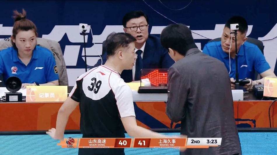 半岛体育app下载-毫无斗志！惨遭3杀，残阵上海全场压制，邱彪：如此表现赢辽宁？